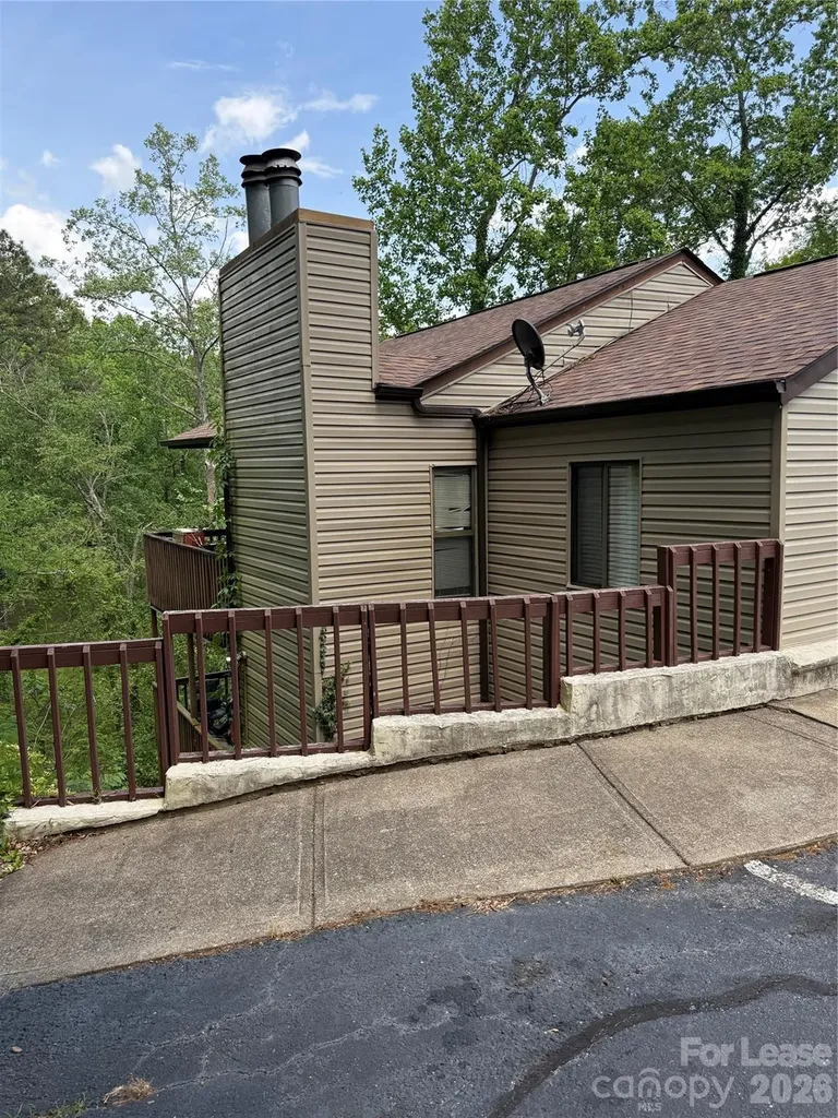 1420 11th Street Drive NW Hickory NC 28601