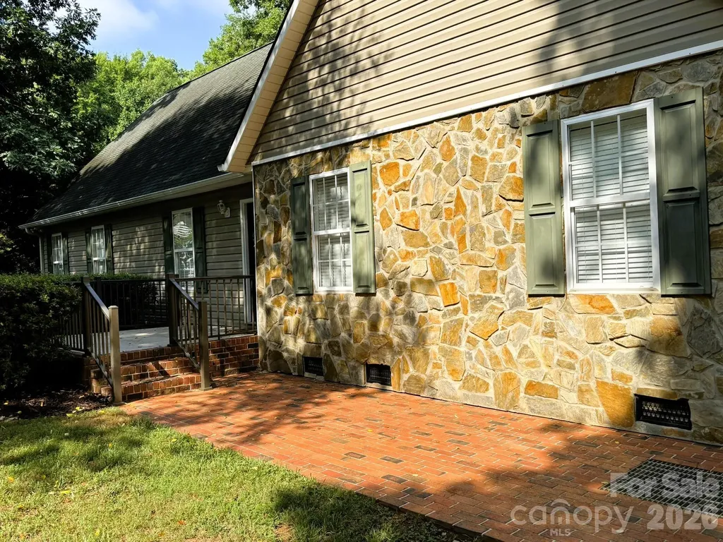 130 Canoe Court Mount Gilead NC 27306