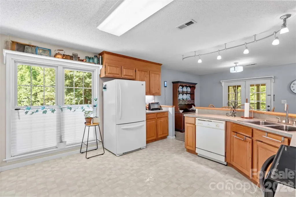 104 Parkers Grove Lane Statesville NC 28677