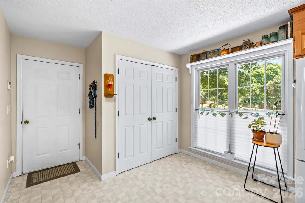 104 Parkers Grove Lane Statesville NC 28677