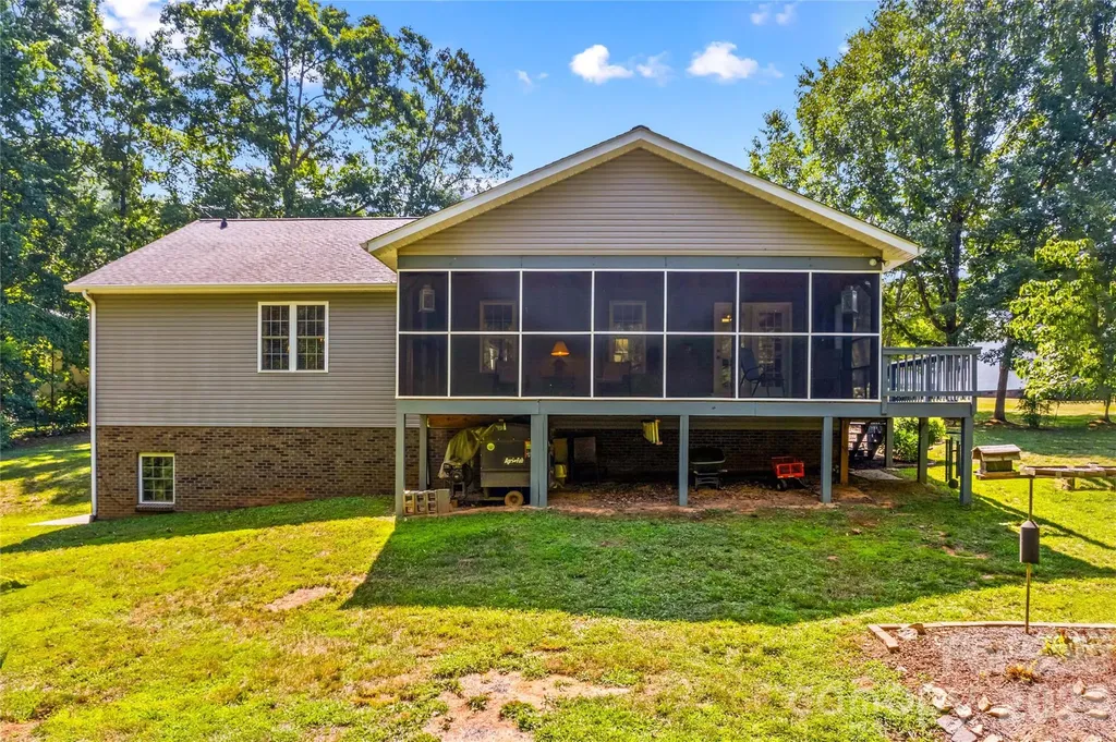 104 Parkers Grove Lane Statesville NC 28677