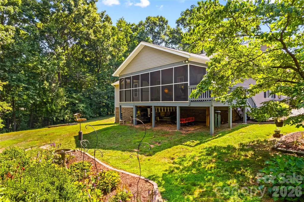 104 Parkers Grove Lane Statesville NC 28677