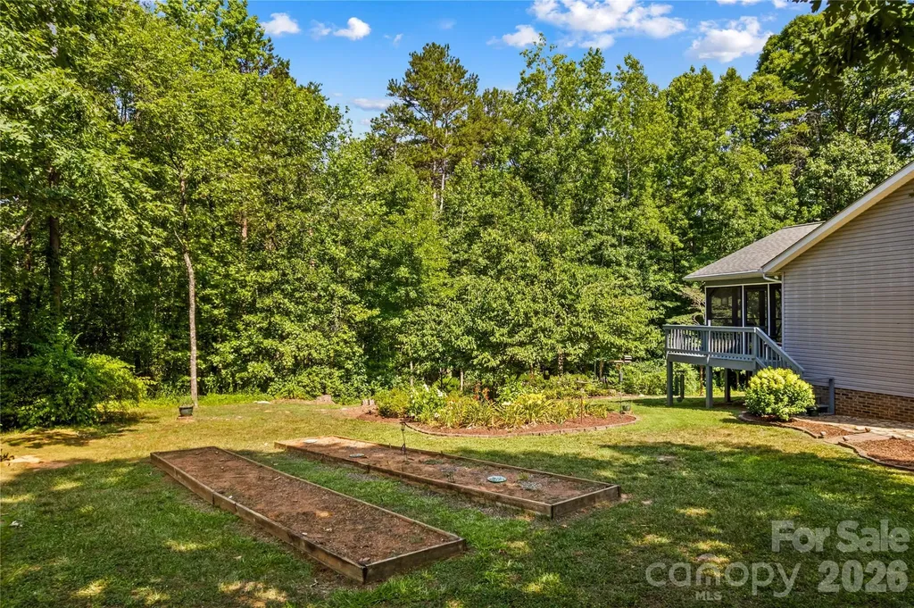 104 Parkers Grove Lane Statesville NC 28677