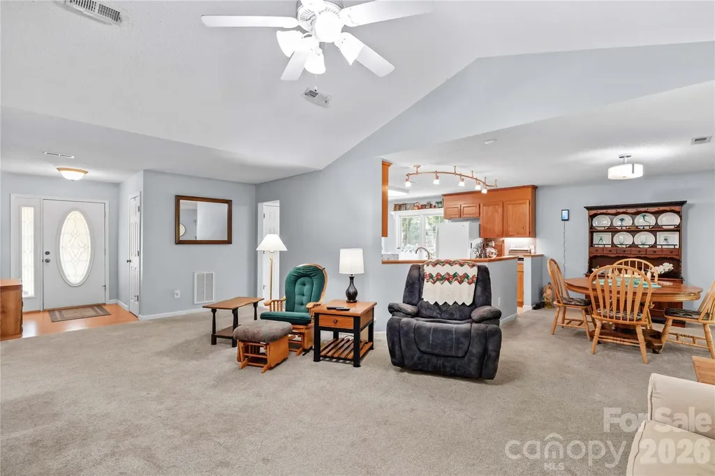 104 Parkers Grove Lane Statesville NC 28677