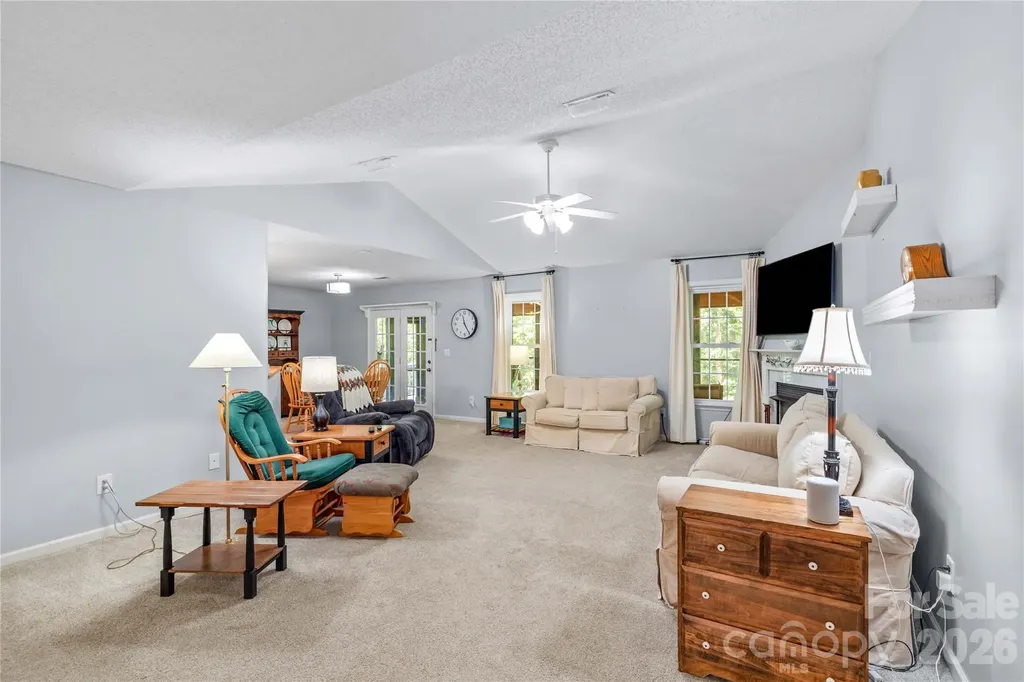 104 Parkers Grove Lane Statesville NC 28677