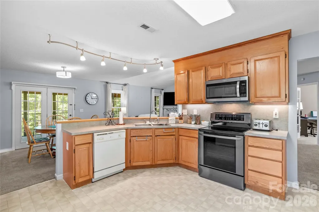 104 Parkers Grove Lane Statesville NC 28677