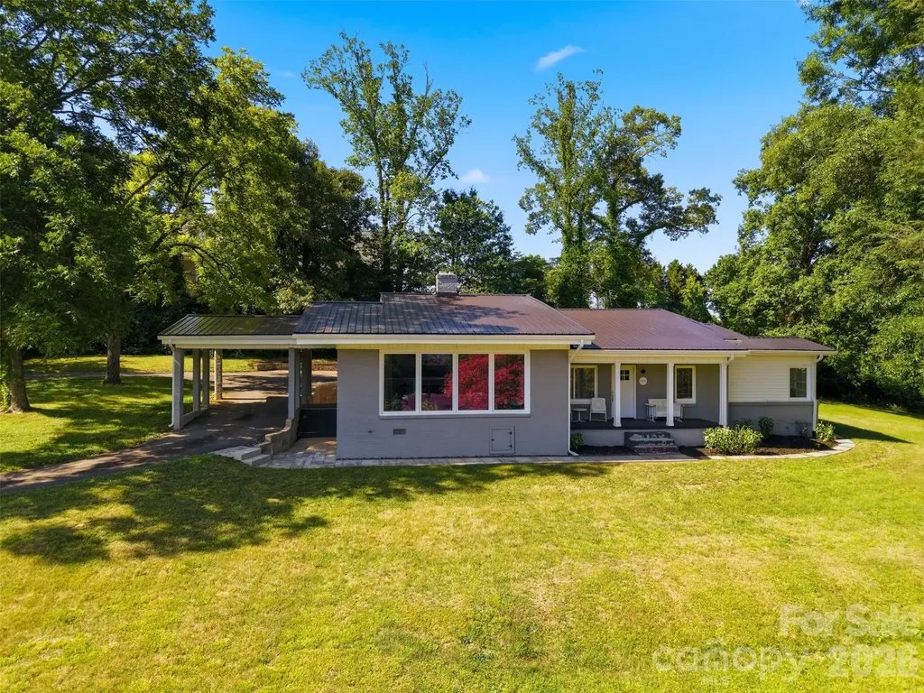 104 31st Avenue NE Hickory NC 28601