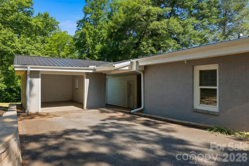 104 31st Avenue NE Hickory NC 28601