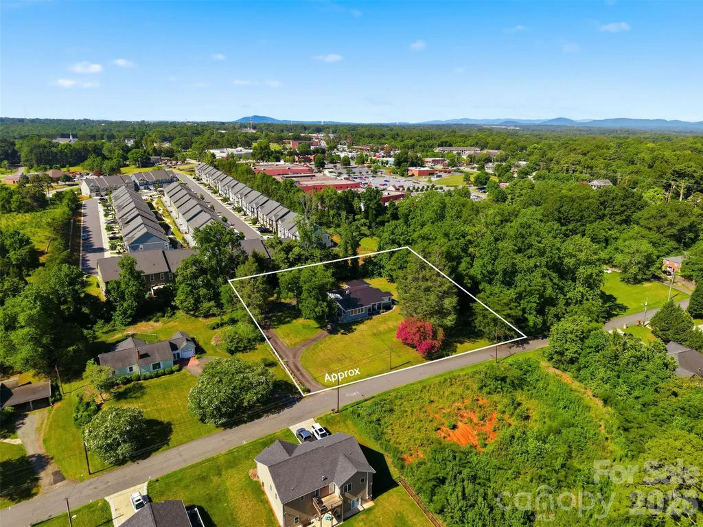 104 31st Avenue NE Hickory NC 28601