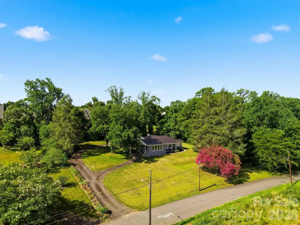 104 31st Avenue NE Hickory NC 28601