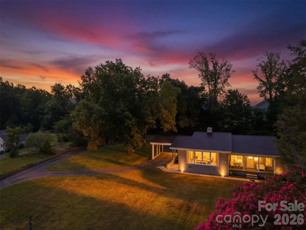 104 31st Avenue NE Hickory NC 28601