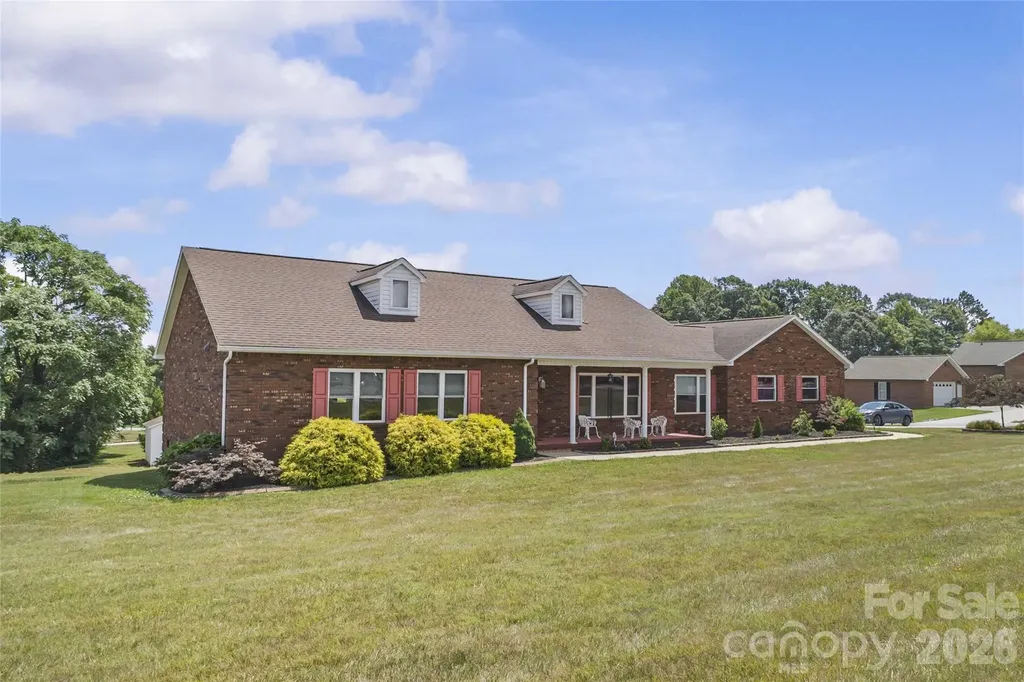 107 Twin Lakes Drive Statesville NC 28625