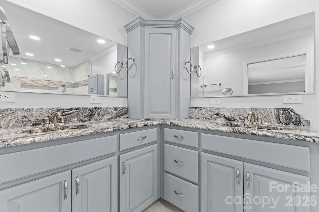107 Twin Lakes Drive Statesville NC 28625