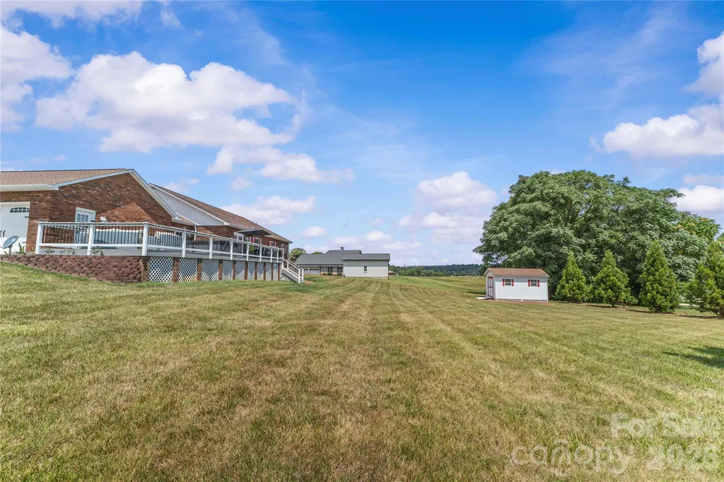 107 Twin Lakes Drive Statesville NC 28625