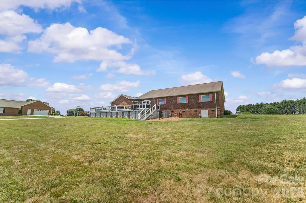 107 Twin Lakes Drive Statesville NC 28625