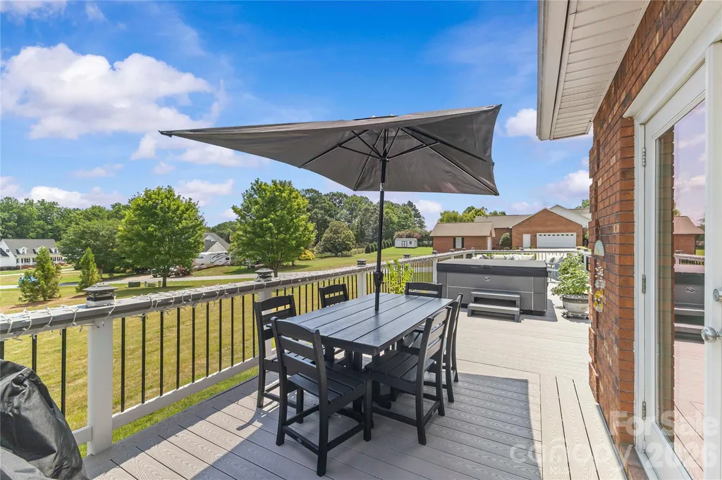 107 Twin Lakes Drive Statesville NC 28625