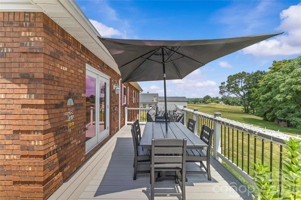 107 Twin Lakes Drive Statesville NC 28625