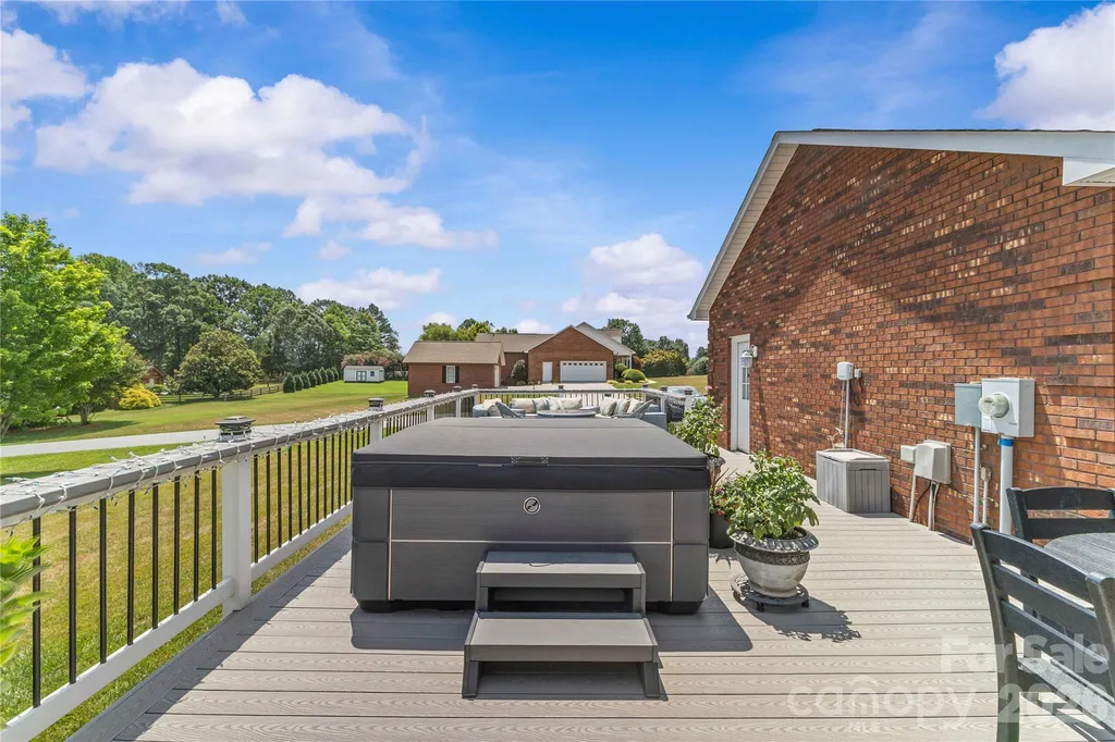 107 Twin Lakes Drive Statesville NC 28625