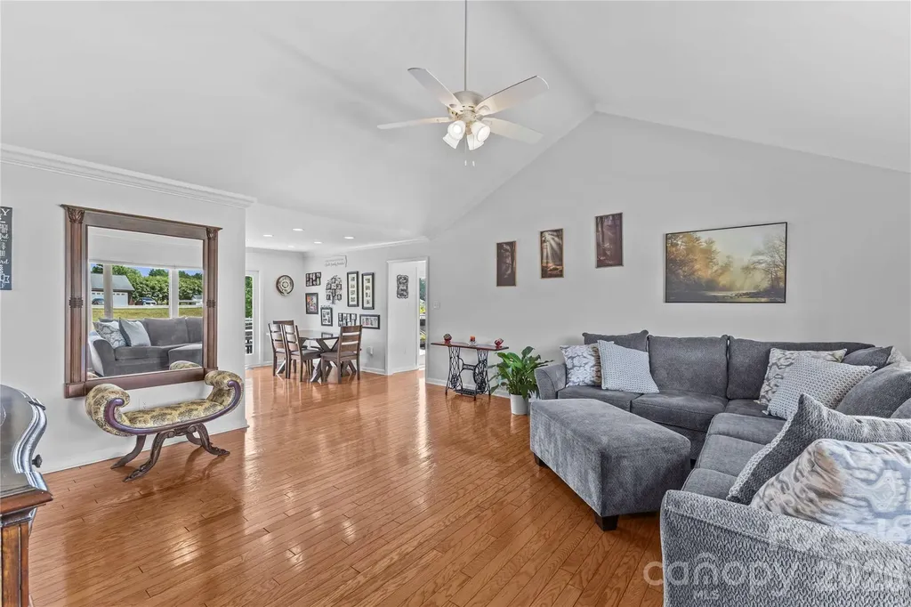 107 Twin Lakes Drive Statesville NC 28625