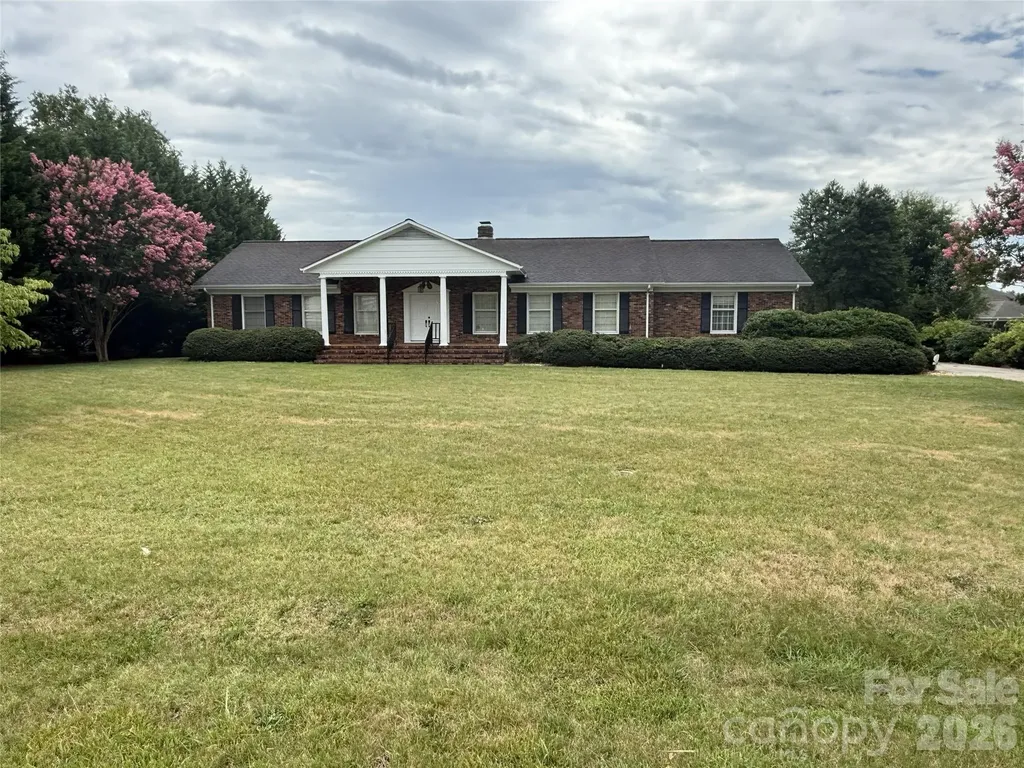 404 N Greenbriar Road Statesville NC 28625