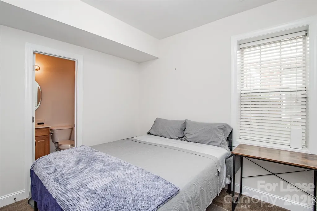 315 Woodvale Place Charlotte NC 28208
