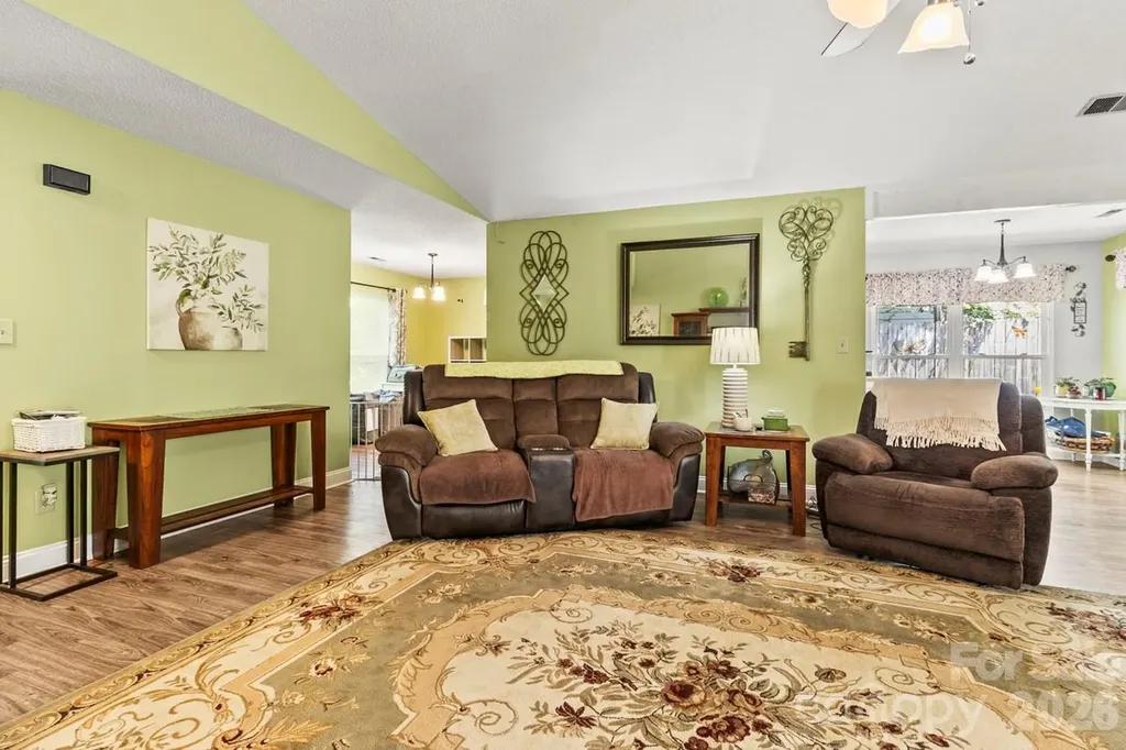 6325 Ellesmere Court Charlotte NC 28227