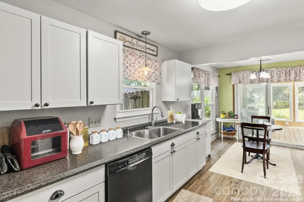 6325 Ellesmere Court Charlotte NC 28227