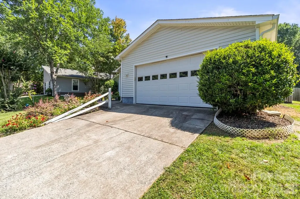 6325 Ellesmere Court Charlotte NC 28227
