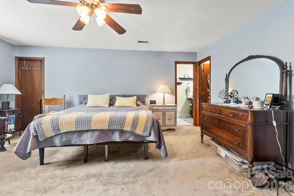 6325 Ellesmere Court Charlotte NC 28227