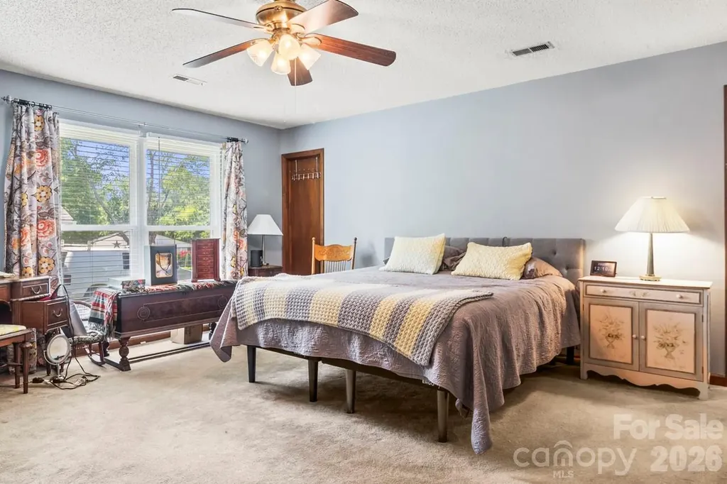 6325 Ellesmere Court Charlotte NC 28227