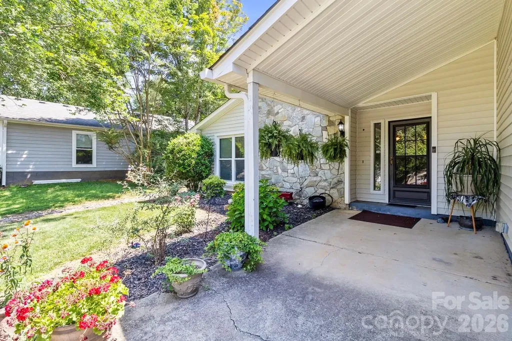 6325 Ellesmere Court Charlotte NC 28227
