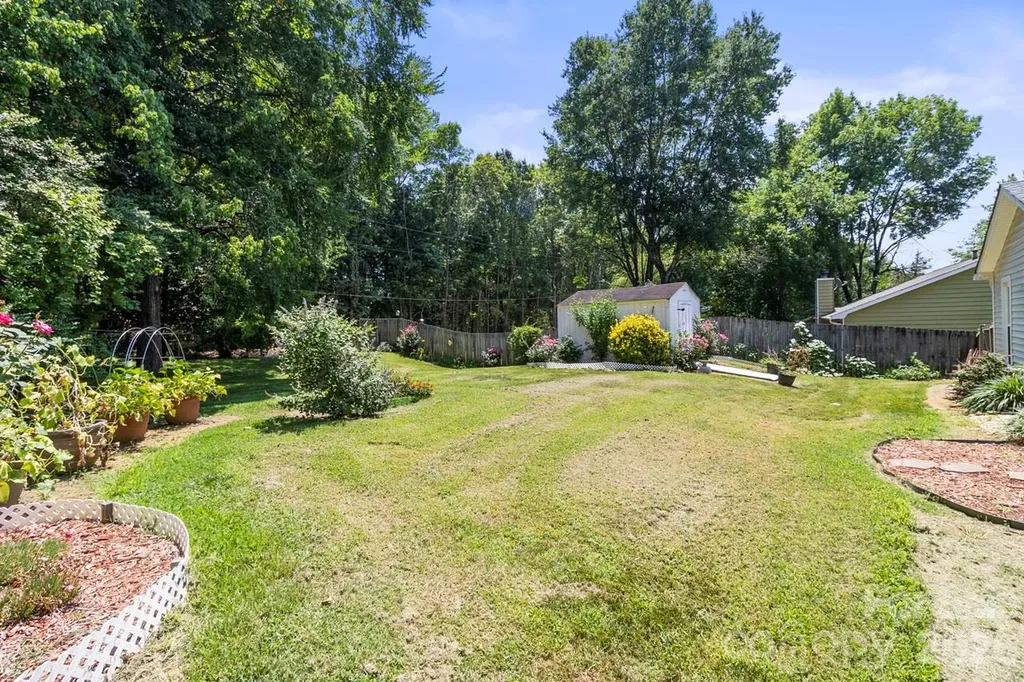 6325 Ellesmere Court Charlotte NC 28227
