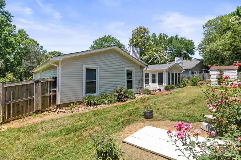 6325 Ellesmere Court Charlotte NC 28227