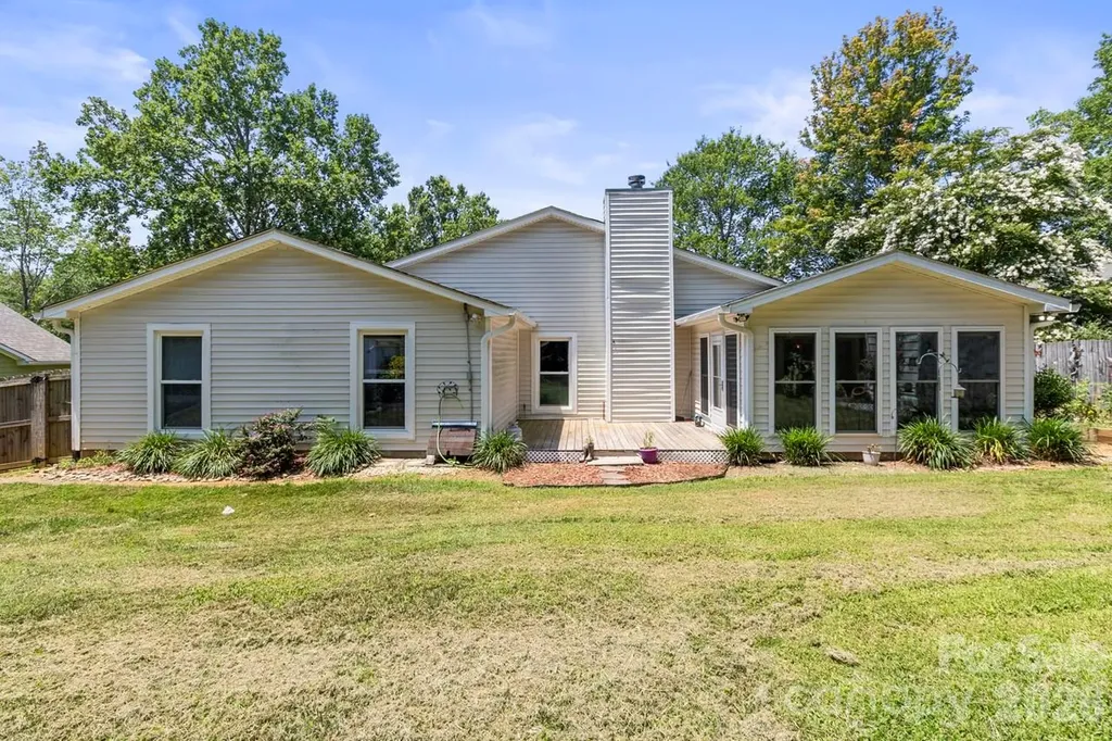 6325 Ellesmere Court Charlotte NC 28227