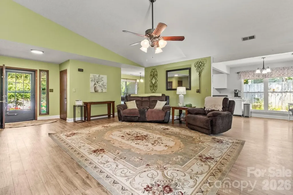 6325 Ellesmere Court Charlotte NC 28227