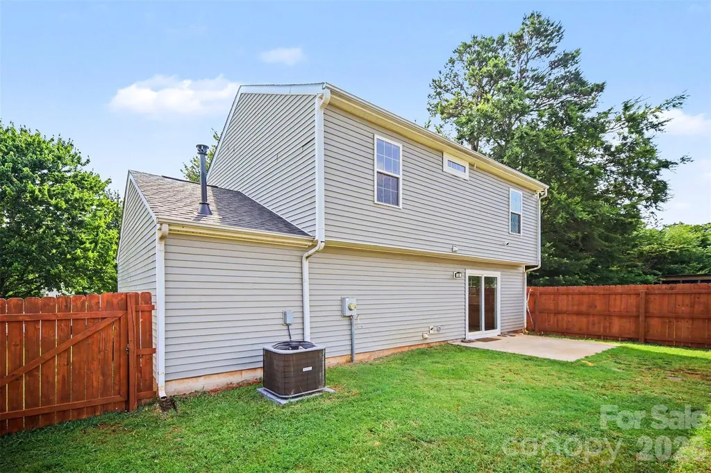 6111 Whispering Brook Court Charlotte NC 28216