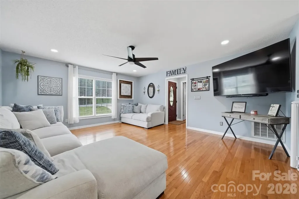 927 Victoria Avenue Kannapolis NC 28081