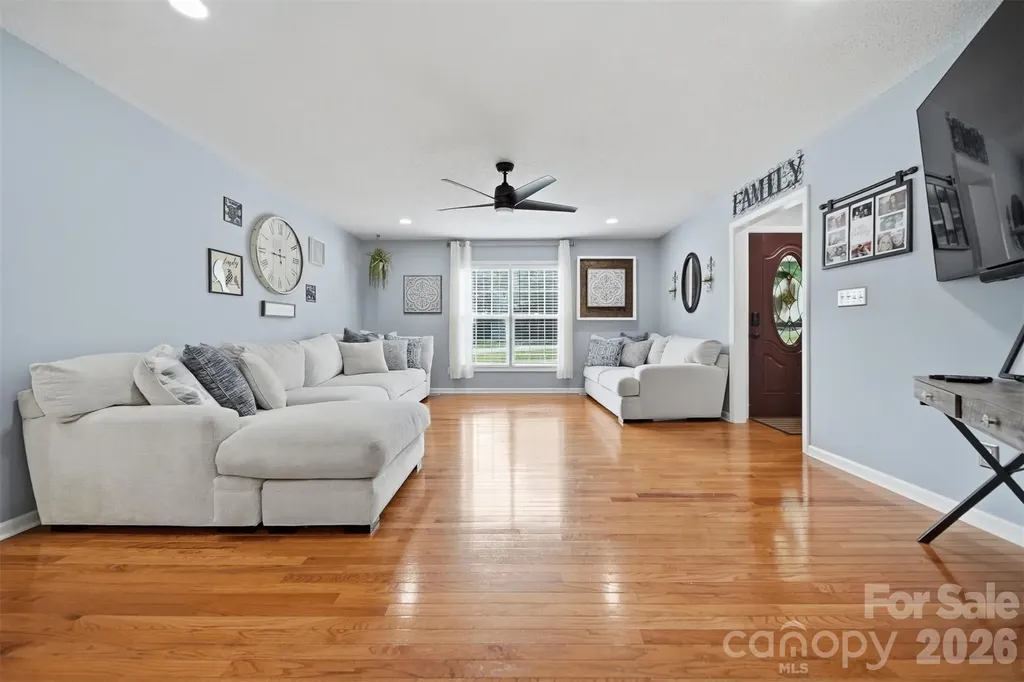 927 Victoria Avenue Kannapolis NC 28081
