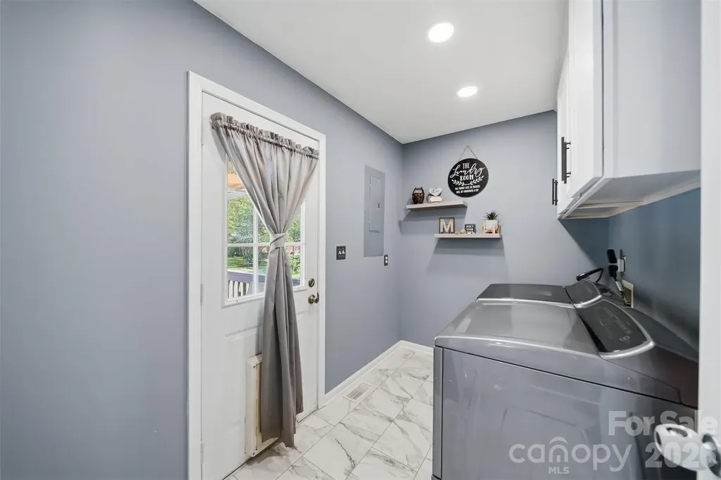 927 Victoria Avenue Kannapolis NC 28081