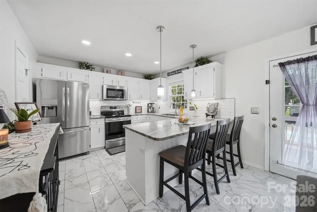 927 Victoria Avenue Kannapolis NC 28081