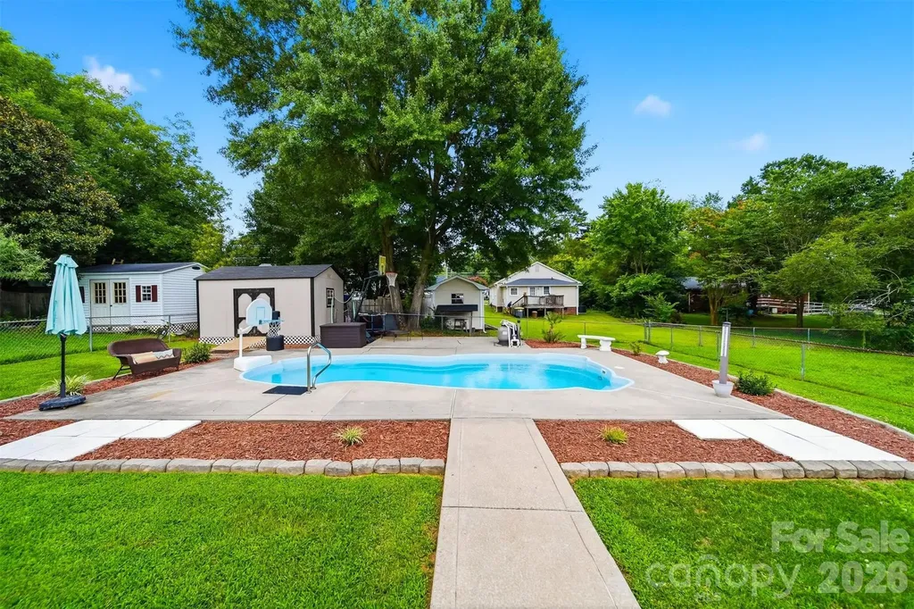 927 Victoria Avenue Kannapolis NC 28081