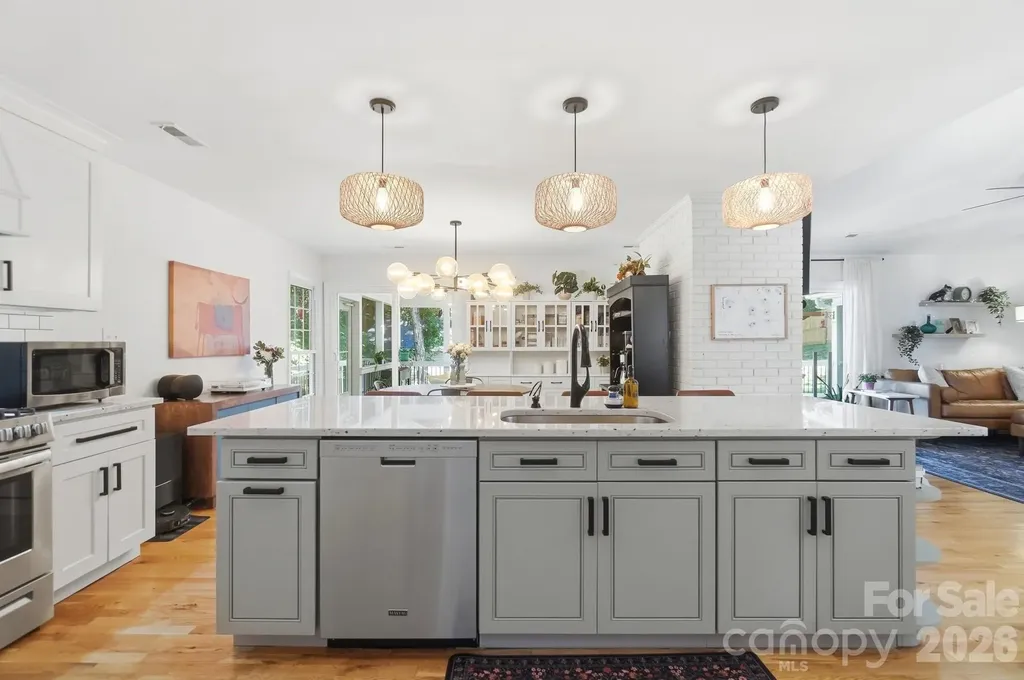 313 Longbridge Drive Matthews NC 28105