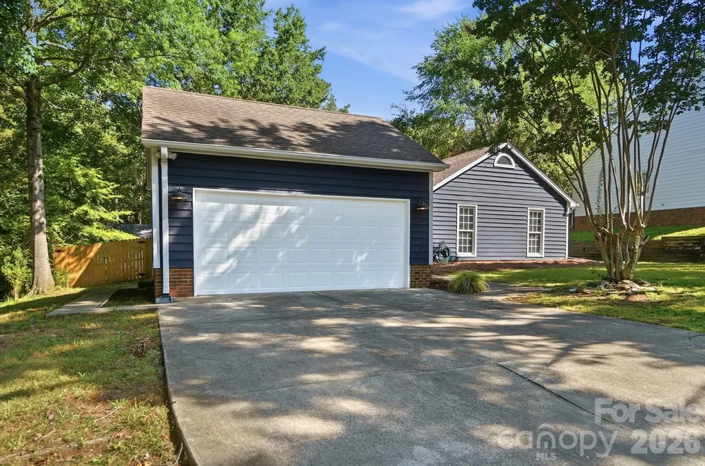 313 Longbridge Drive Matthews NC 28105