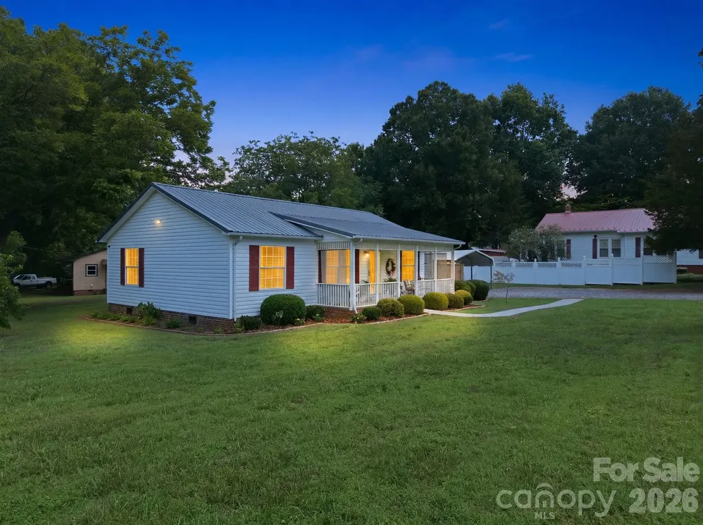 112 W 23rd Street Newton NC 28658