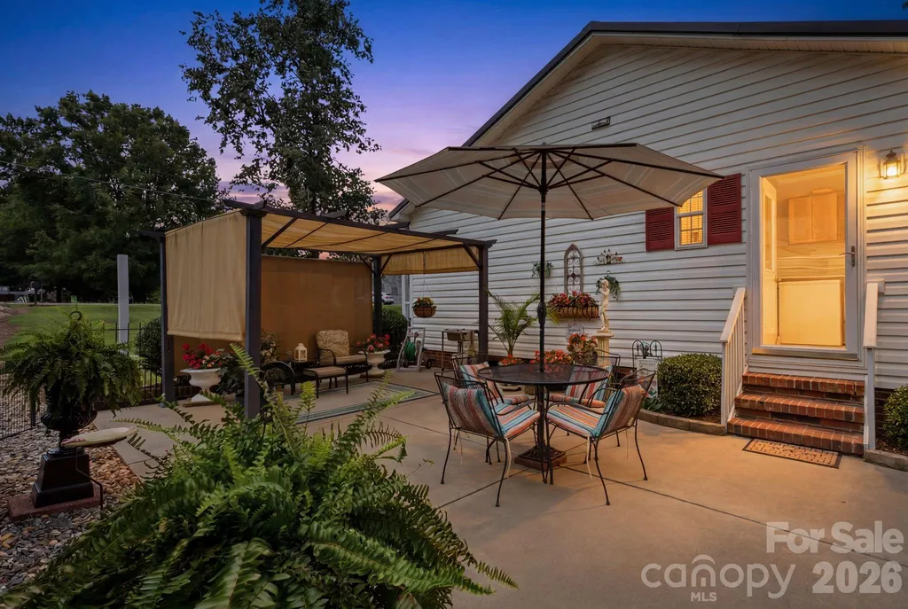 112 W 23rd Street Newton NC 28658