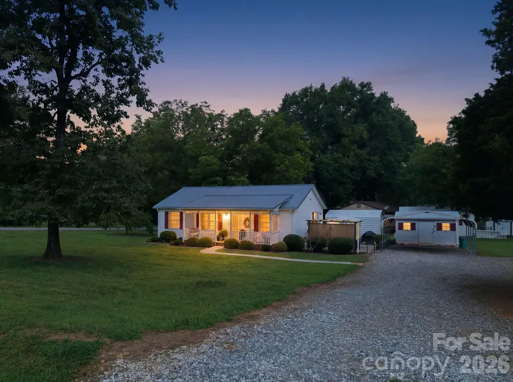 112 W 23rd Street Newton NC 28658