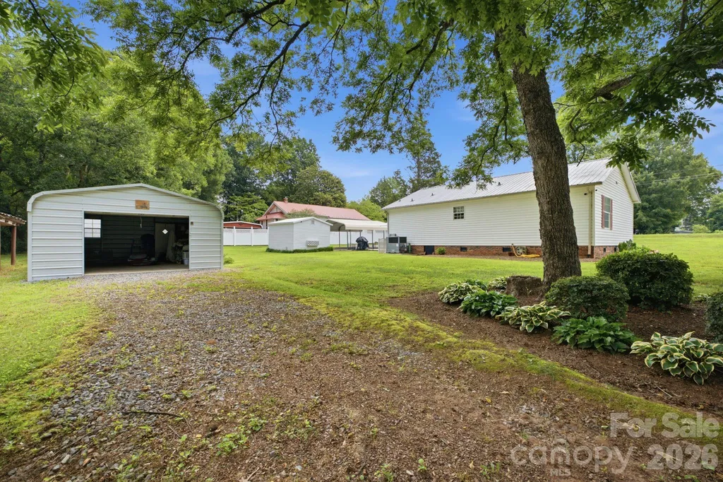 112 W 23rd Street Newton NC 28658