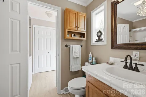 112 W 23rd Street Newton NC 28658
