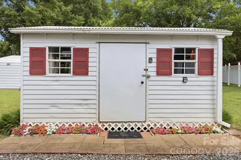 112 W 23rd Street Newton NC 28658