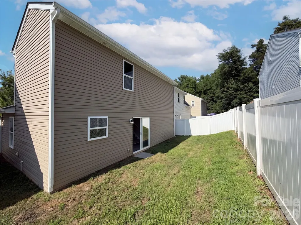 8222 Gabon Court Charlotte NC 28215